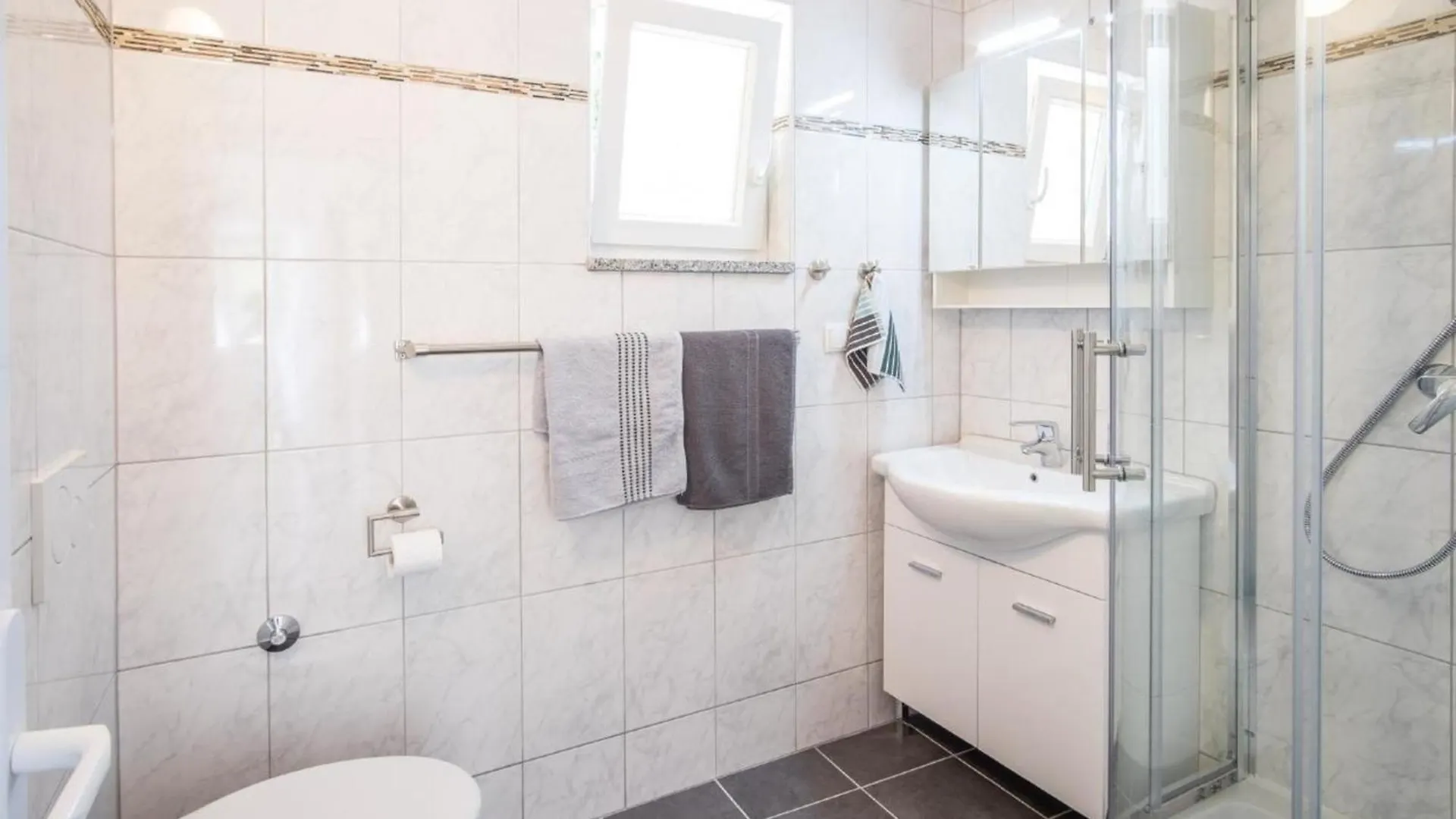 Apartment Nova Mira, Malinska - Luxurioese Ferienwohnung In Strandnaehe