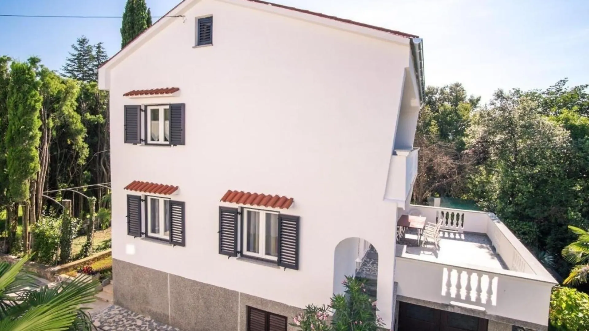 Apartment Nova Mira, Malinska - Luxurioese Ferienwohnung In Strandnaehe