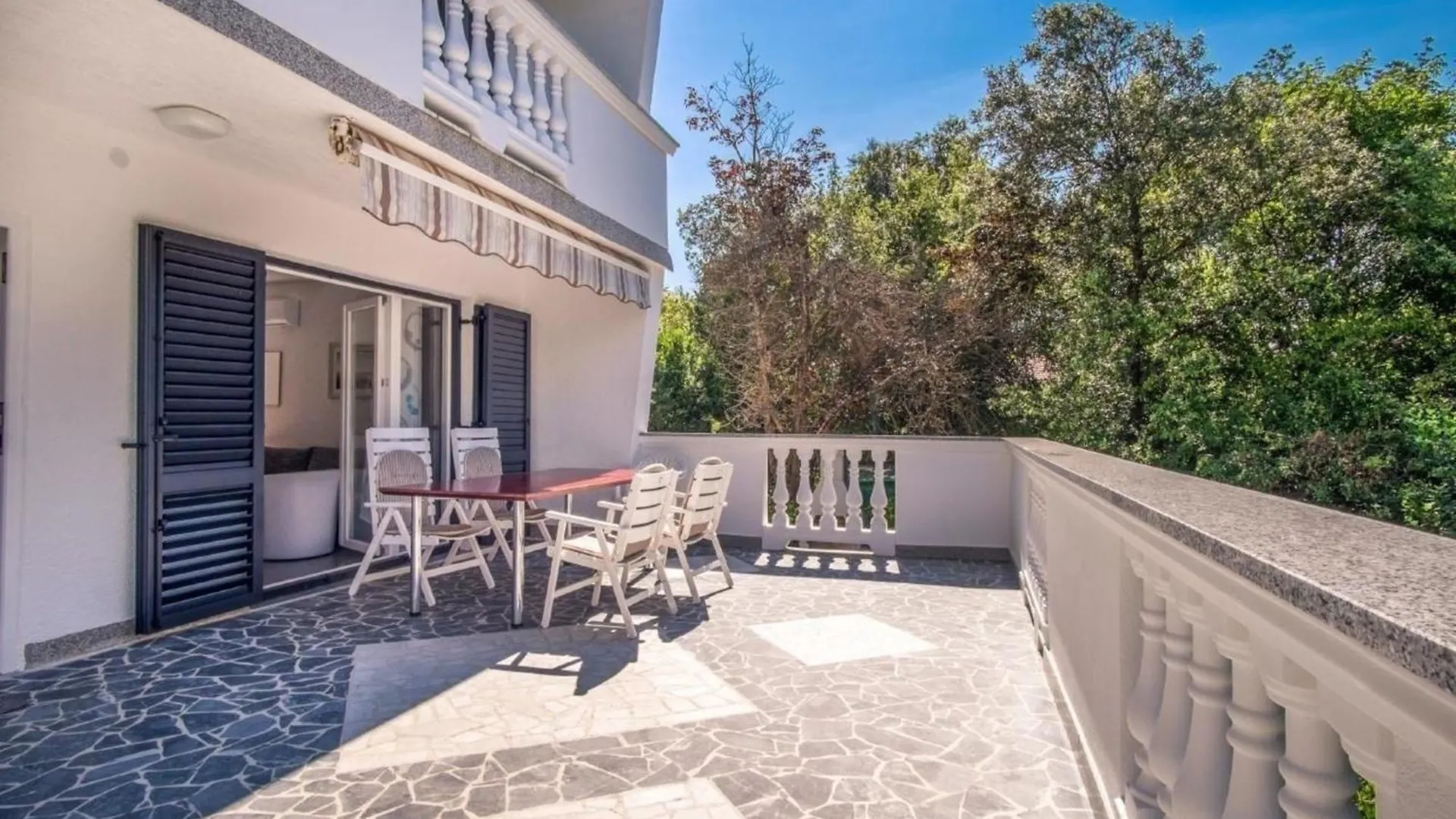Apartment Nova Mira, Malinska - Luxurioese Ferienwohnung In Strandnaehe